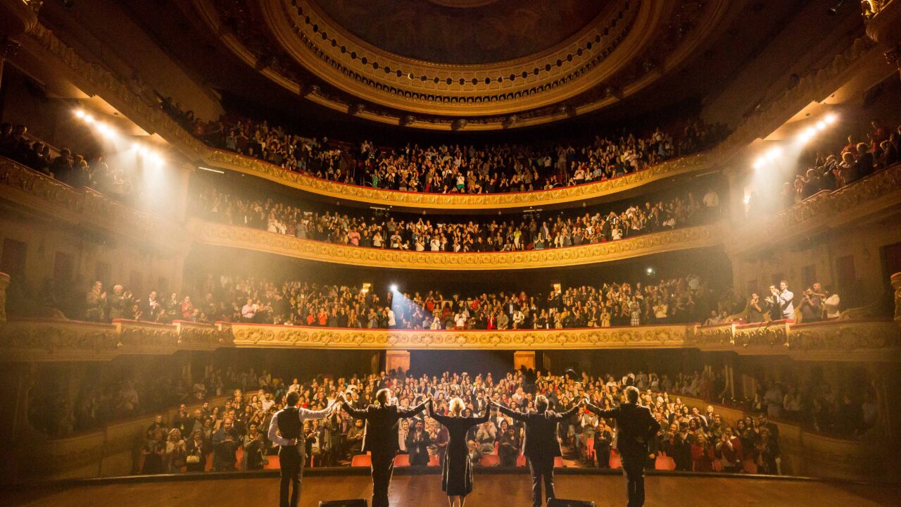 Piaf! World Forum Theater